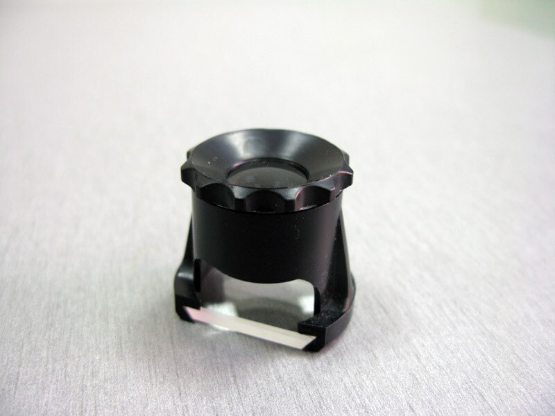 Лупа измерительная ЛИ-3-10х (КОМЗ) — классическая лупа с 10 кратным увеличением для оценки размеров дефектов сварных швов